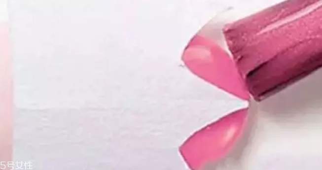 粉色美甲什么款式顯白 手黑黃也適合的粉色美甲 粉色美甲什么款式顯白 手黑黃也適合的粉色美甲