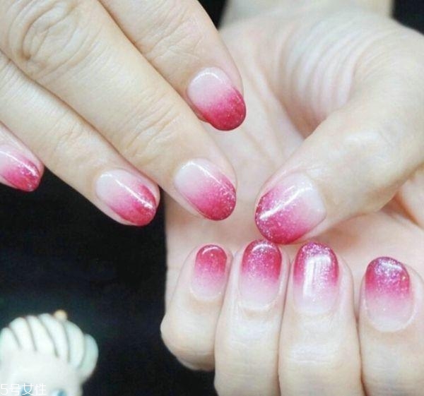 粉色美甲什么款式顯白 手黑黃也適合的粉色美甲 粉色美甲什么款式顯白 手黑黃也適合的粉色美甲