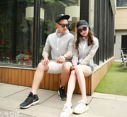 皮膚衣防水嗎 看具體面料 皮膚衣防水嗎 看具體面料