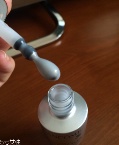 蘭蔻大眼精華去眼袋嗎 沒有這個(gè)功效 蘭蔻大眼精華去眼袋嗎 沒有這個(gè)功效