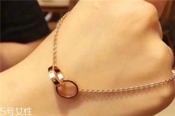 卡地亞雙環(huán)項(xiàng)鏈尺寸 大部分人都適合 卡地亞雙環(huán)項(xiàng)鏈尺寸 大部分人都適合