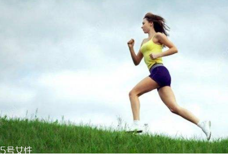 跑步跑多久才開(kāi)始燃燒脂肪 每天都要堅(jiān)持 跑步跑多久才開(kāi)始燃燒脂肪 每天都要堅(jiān)持