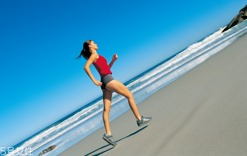 一天中什么時間運(yùn)動減肥效果最好 一天最佳運(yùn)動減肥時間 一天中什么時間運(yùn)動減肥效果最好 一天最佳運(yùn)動減肥時間