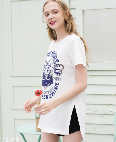 今年短袖流行什么款 給你一點(diǎn)不一樣 今年短袖流行什么款 給你一點(diǎn)不一樣