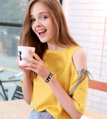 今年短袖流行什么款 給你一點(diǎn)不一樣 今年短袖流行什么款 給你一點(diǎn)不一樣