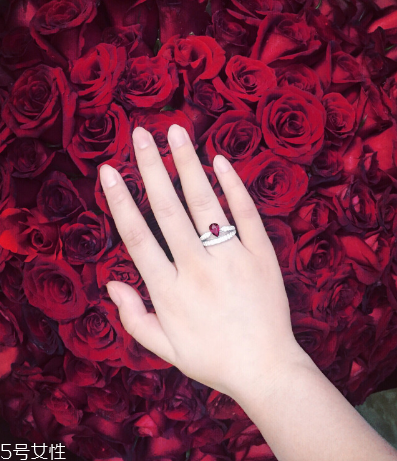 紅寶石戒指寓意 紅火炙熱的愛情 紅寶石戒指寓意 紅火炙熱的愛情