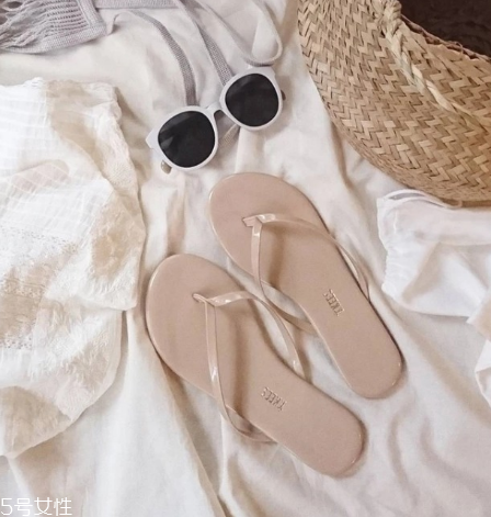 穿人字拖有什么危害 不要長期穿著 穿人字拖有什么危害 不要長期穿著
