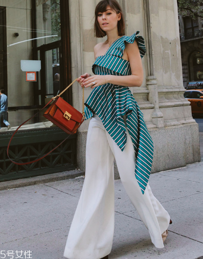 夏天襯衣怎么搭配好看 輕松穿出高級(jí)感 夏天襯衣怎么搭配好看 輕松穿出高級(jí)感