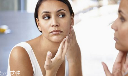 毛孔粗大用什么洗面奶 洗臉一定不能馬虎 毛孔粗大用什么洗面奶 洗臉一定不能馬虎
