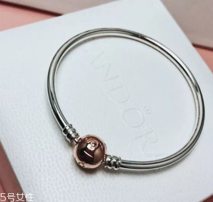 銀手鐲怎么辨別真假 一定要學(xué)會的技巧 銀手鐲怎么辨別真假 一定要學(xué)會的技巧