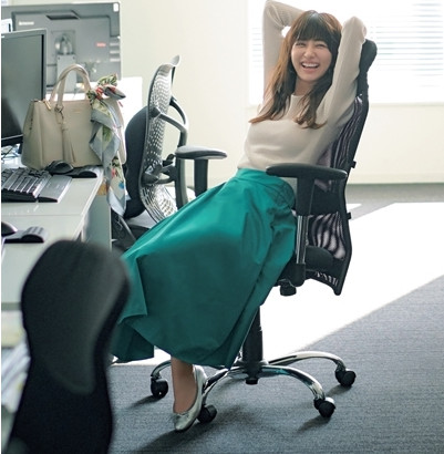 日本風(fēng)女生辦公室穿衣搭配 日本風(fēng)女生辦公室穿衣搭配