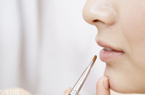 唇彩顏色怎么選 只看這3大色系就搞懂了 唇彩顏色怎么選 只看這3大色系就搞懂了