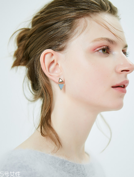 今年流行什么耳環(huán) 成就不一樣的你 今年流行什么耳環(huán) 成就不一樣的你