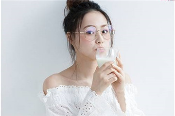 皮膚外油內(nèi)干怎么調(diào)理 早中晚保養(yǎng)這樣做 皮膚外油內(nèi)干怎么調(diào)理 早中晚保養(yǎng)這樣做