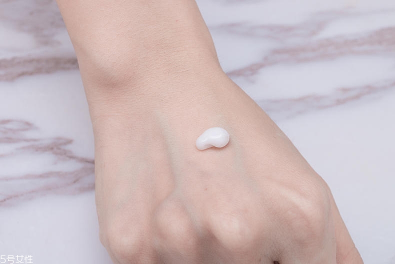 艾伊派水乳好用嗎 來自韓國的藥妝品牌 艾伊派水乳好用嗎 來自韓國的藥妝品牌