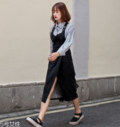 背帶裙怎么穿好看 屬于夏天的逆領(lǐng)穿搭 背帶裙怎么穿好看 屬于夏天的逆領(lǐng)穿搭