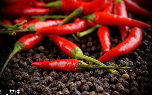 孕婦可以吃辣椒嗎 要少吃慎吃 孕婦可以吃辣椒嗎 要少吃慎吃