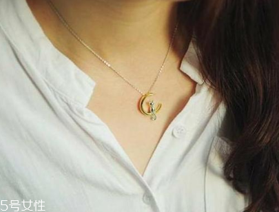 鍍金項(xiàng)鏈對身體有害嗎 正常佩戴無需擔(dān)心 鍍金項(xiàng)鏈對身體有害嗎 正常佩戴無需擔(dān)心