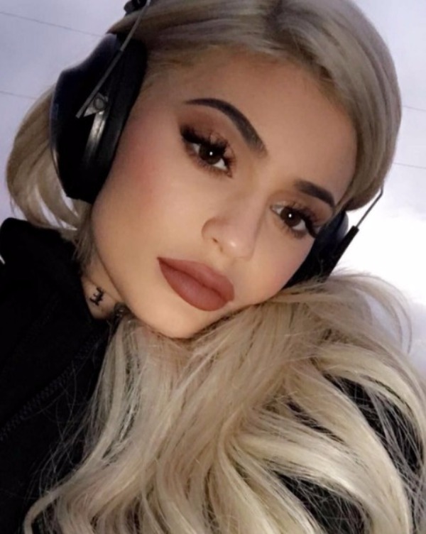 吃土色口紅哪種好用 14支吃土色唇膏評比 吃土色口紅哪種好用 14支吃土色唇膏評比