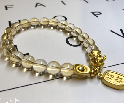 黃水晶手鏈戴哪只手好 要注意這些 黃水晶手鏈戴哪只手好 要注意這些