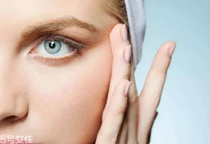 去角質要避開眼周嗎 看你用什么產品 去角質要避開眼周嗎 看你用什么產品