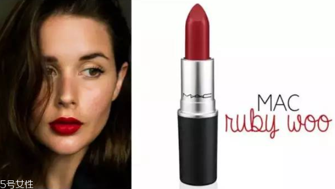 吊帶裙配什么顏色口紅 2種色系為你性感加分 吊帶裙配什么顏色口紅 2種色系為你性感加分