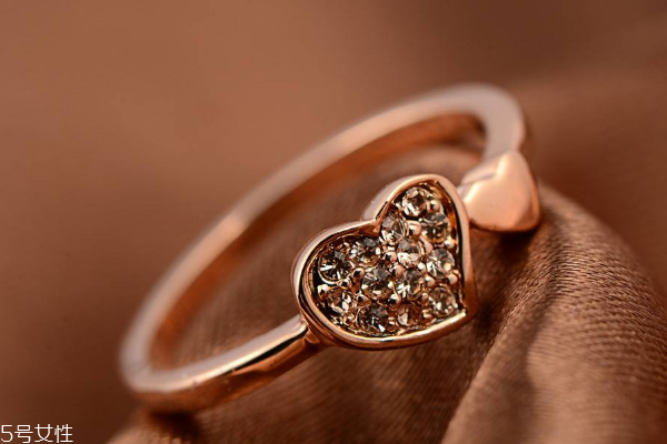 玫瑰金戒指多少錢一克 選購(gòu)要注意 玫瑰金戒指多少錢一克 選購(gòu)要注意