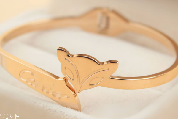 玫瑰金手鐲一般多少錢 看不同品牌 玫瑰金手鐲一般多少錢 看不同品牌
