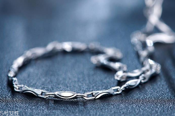 鉑金項(xiàng)鏈可以加長嗎 找正規(guī)專柜 鉑金項(xiàng)鏈可以加長嗎 找正規(guī)專柜