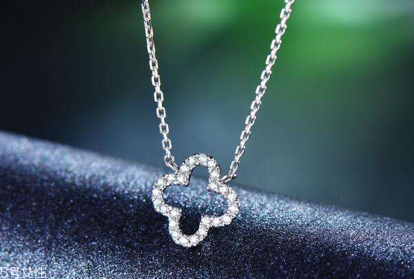 鉑金項(xiàng)鏈可以換戒指嗎 有手工費(fèi) 鉑金項(xiàng)鏈可以換戒指嗎 有手工費(fèi)