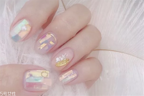 美甲怎么包邊才不會掉 加固膠的注意事項(xiàng) 美甲怎么包邊才不會掉 加固膠的注意事項(xiàng)