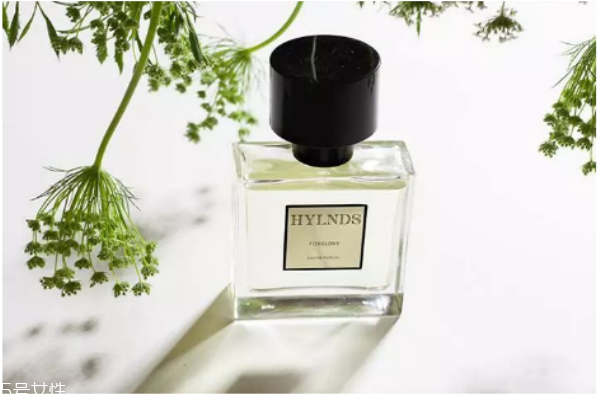 香水里的麝香會(huì)導(dǎo)致不孕嗎 香水里有麝香一般沒(méi)有害處