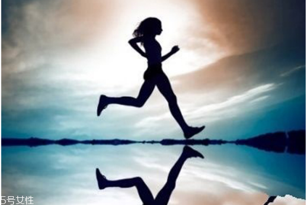 臉上長(zhǎng)痘痘可以用酒精消毒嗎 正確排毒是關(guān)鍵