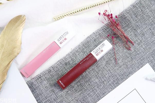 美寶蓮superstay唇釉怎么樣 熱吻也不脫色 美寶蓮superstay唇釉怎么樣 熱吻也不脫色