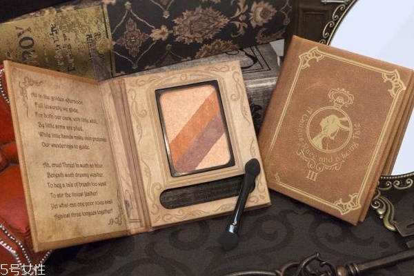 初音未來聯(lián)名款彩妝有什么 讓2次元小仙女瘋狂的3個品類 初音未來聯(lián)名款彩妝有什么 讓2次元小仙女瘋狂的3個品類