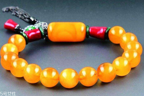 蜜蠟手串顏色哪個好 顏色是這樣選的 蜜蠟手串顏色哪個好 顏色是這樣選的
