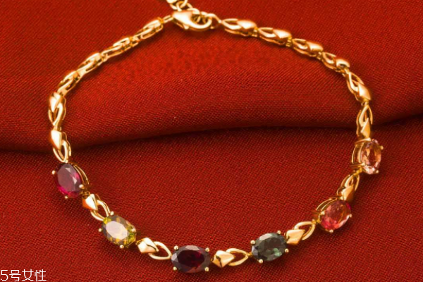 碧璽手鏈可以帶右手嗎 有很多講究 碧璽手鏈可以帶右手嗎 有很多講究