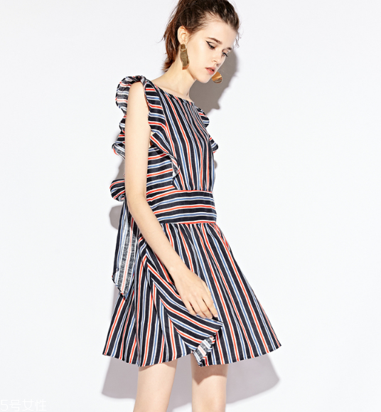 今年流行什么款式的連衣裙 穿出夏日小清新 今年流行什么款式的連衣裙 穿出夏日小清新