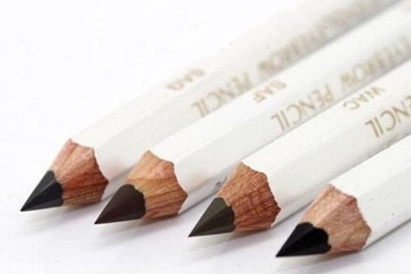 鉛筆眉筆適合什么人群 畫眉熟手打造精致眉妝 鉛筆眉筆適合什么人群 畫眉熟手打造精致眉妝