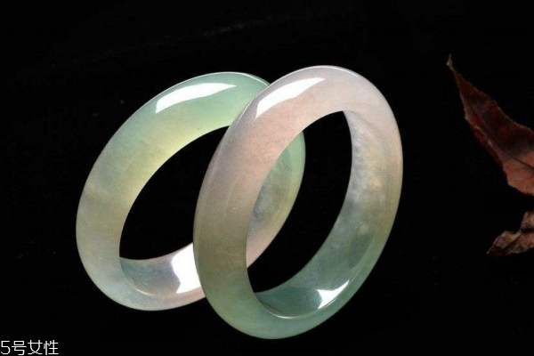 翡翠手鐲有棉絮怎么養(yǎng) 讓手鐲更通透 翡翠手鐲有棉絮怎么養(yǎng) 讓手鐲更通透