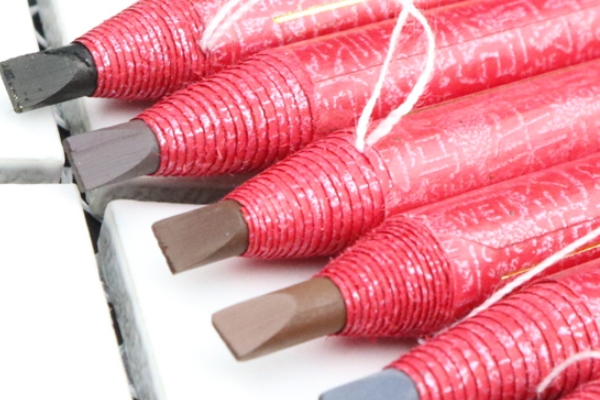 扁頭的眉筆是什么樣的 扁頭的眉筆是三角的嗎 扁頭的眉筆是什么樣的 扁頭的眉筆是三角的嗎