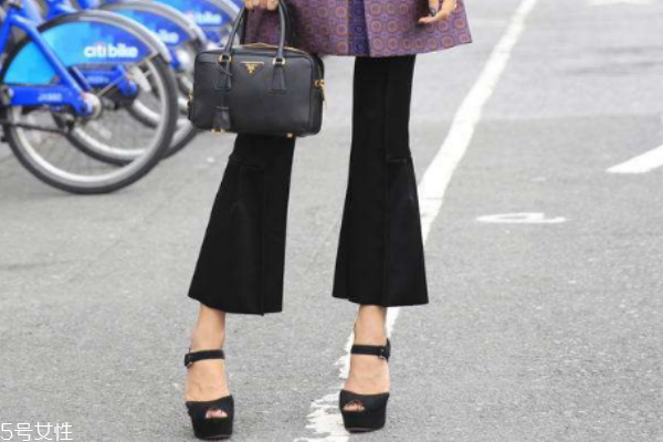 剛畢業(yè)女生上班穿什么 這三款職場(chǎng)必備 剛畢業(yè)女生上班穿什么 這三款職場(chǎng)必備