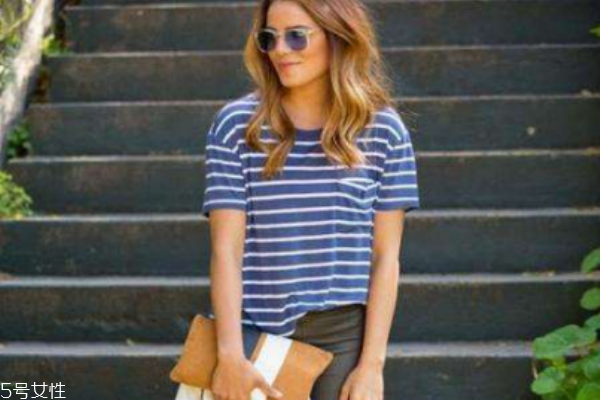 剛畢業(yè)女生上班穿什么 這三款職場(chǎng)必備 剛畢業(yè)女生上班穿什么 這三款職場(chǎng)必備