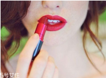 后媽色口紅適合什么人 后媽色口紅色號推薦 后媽色口紅適合什么人 后媽色口紅色號推薦