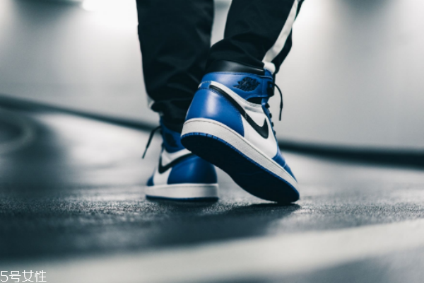 aj1倒閉藍(lán)什么意思 原來(lái)是這雙鞋 aj1倒閉藍(lán)什么意思 原來(lái)是這雙鞋