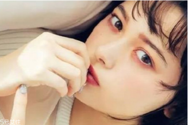 秋冬適合什么顏色眼影 適合秋冬的眼影推薦 秋冬適合什么顏色眼影 適合秋冬的眼影推薦