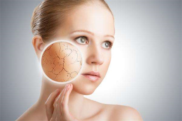 洗完臉多久用護膚品 冬天護膚8大問題 洗完臉多久用護膚品 冬天護膚8大問題