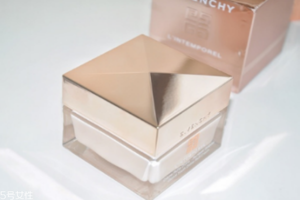 紀(jì)梵希時光無痕系列適合什么年齡 20歲以上的任何膚質(zhì) 紀(jì)梵希時光無痕系列適合什么年齡 20歲以上的任何膚質(zhì)