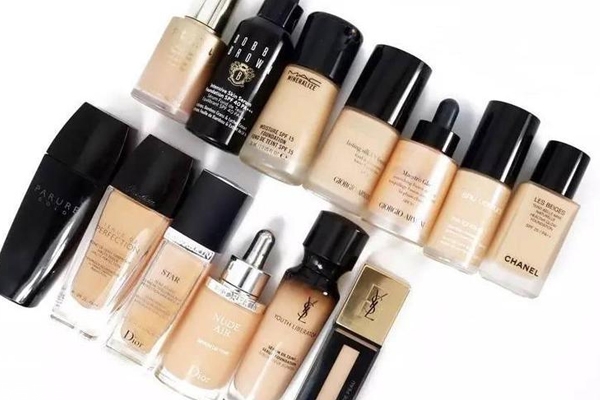 基礎(chǔ)彩妝需要哪些東西 這4種彩妝不能少 基礎(chǔ)彩妝需要哪些東西 這4種彩妝不能少