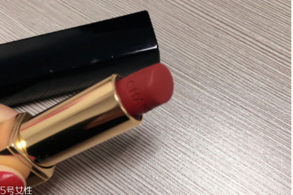 香奈兒絲絨58號(hào)口紅適合黃皮嗎 演繹秋冬復(fù)古風(fēng) 香奈兒絲絨58號(hào)口紅適合黃皮嗎 演繹秋冬復(fù)古風(fēng)